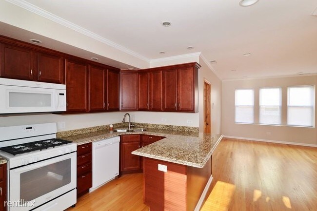 Building Photo - 2 br, 1 bath House - 3234 N Hamlin Ave