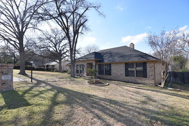 Foto del edificio - 605 Pecos Trail