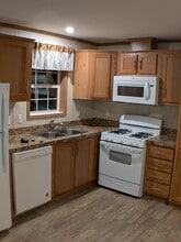 Building Photo - 218 Abbott St