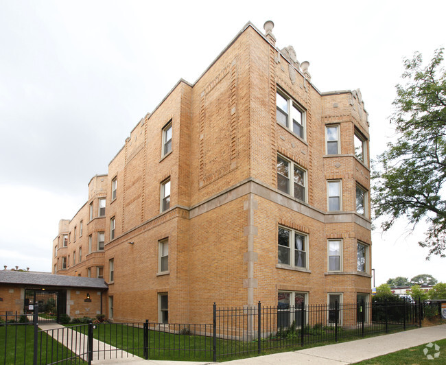 Building Photo - 1669 W Farwell Ave