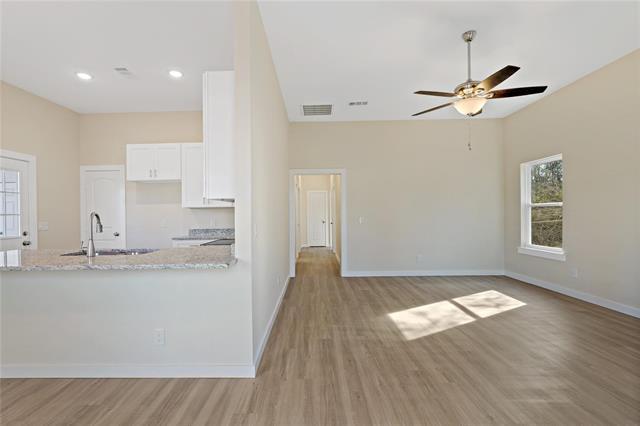 Building Photo - 1371 10th St NE