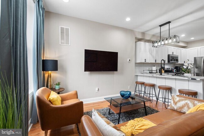 Foto del edificio - 2235 E Chase St