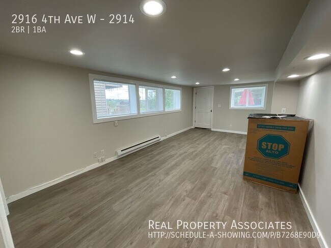 Building Photo - Queen Anne Two Bedroom