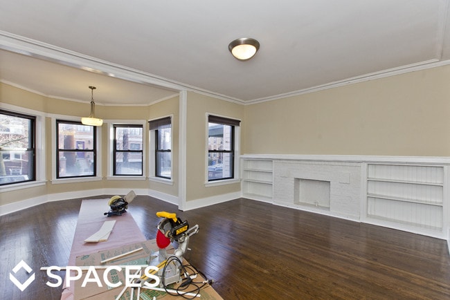 Building Photo - 1428 W Winnemac Ave