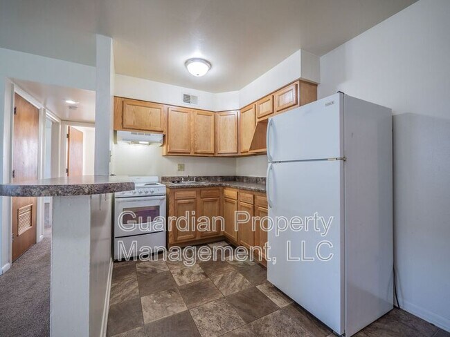 Foto del edificio - 1115 N College Dr