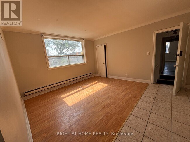 Building Photo - 503 Oakwood Ave