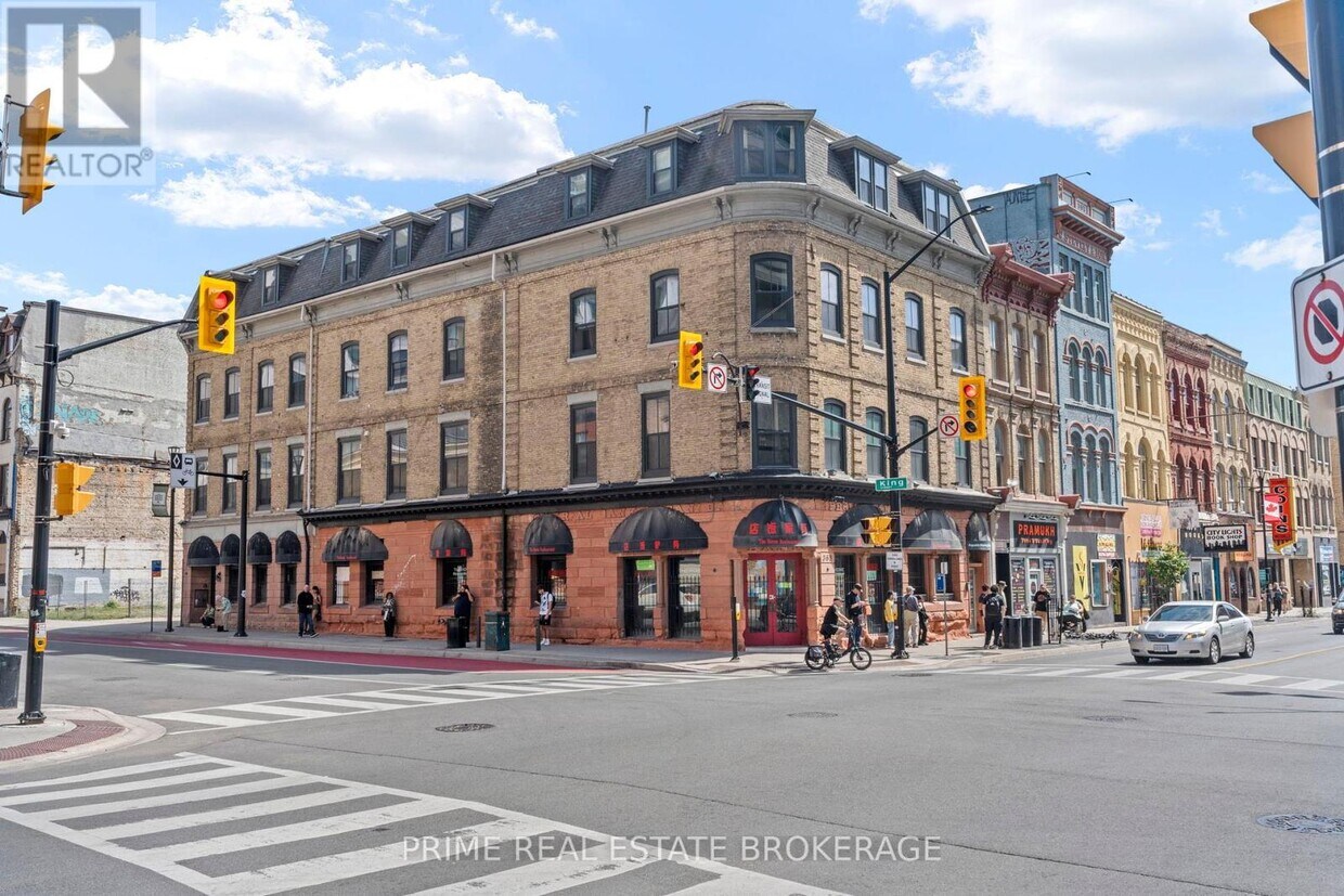 Primary Photo - 366 Richmond St