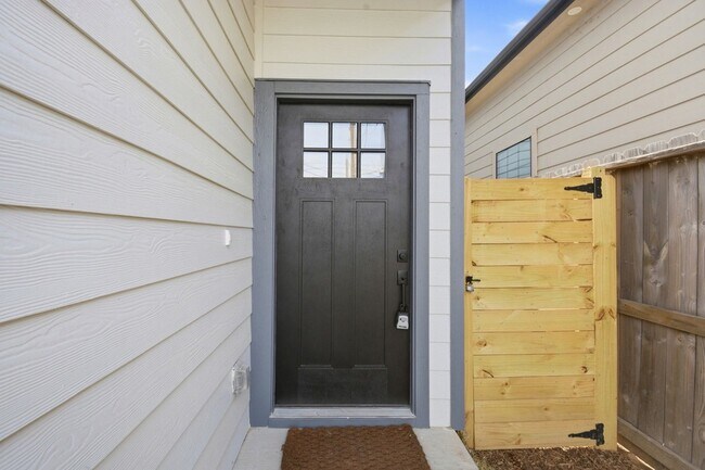 Foto del edificio - 3320 Francis St