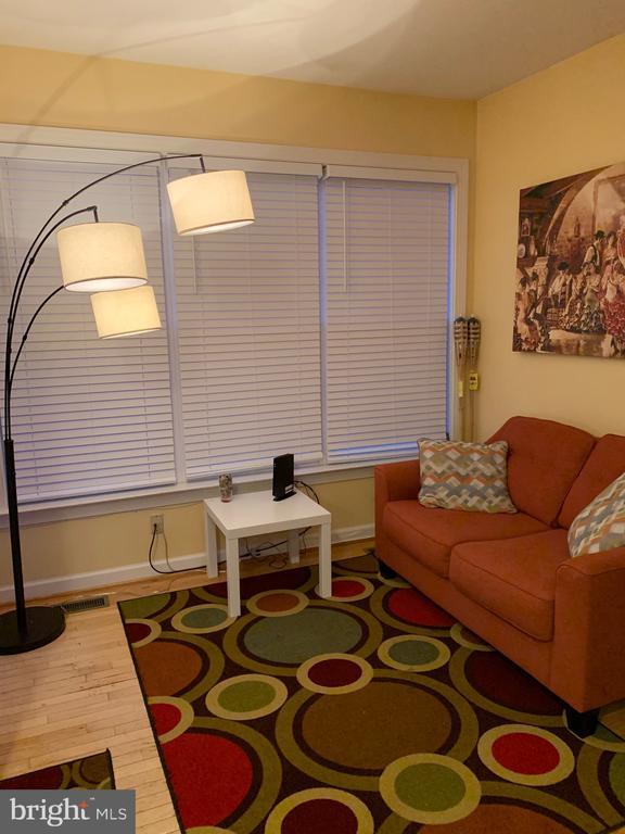Foto del edificio - 8025 Duck Pond Terrace