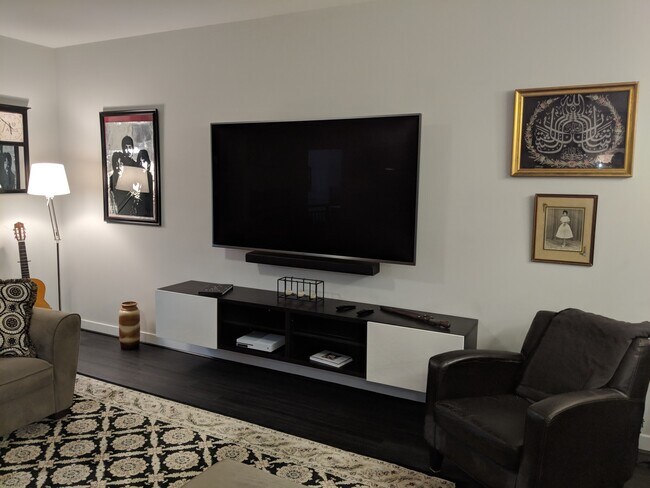 Building Photo - 999 Hancock St