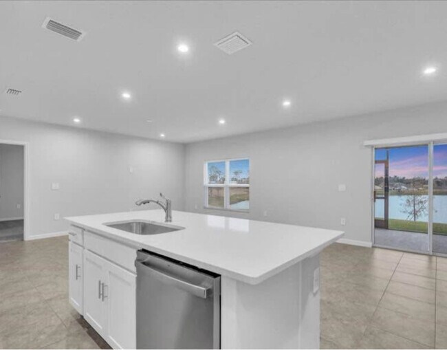 Foto del edificio - 814 172nd Ct E