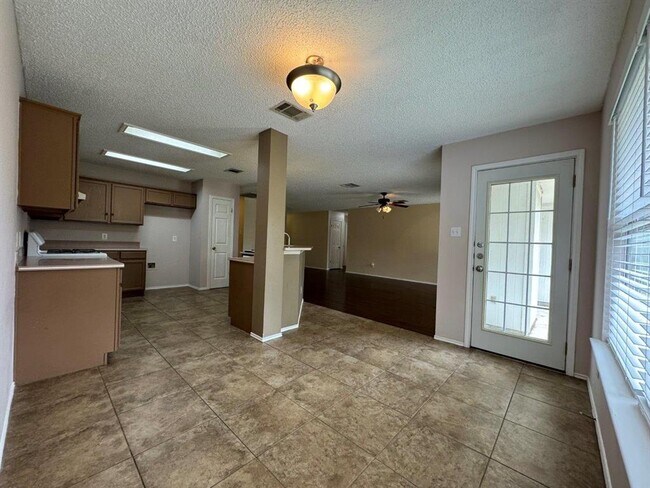 Foto del edificio - 1407 Ashley Dr