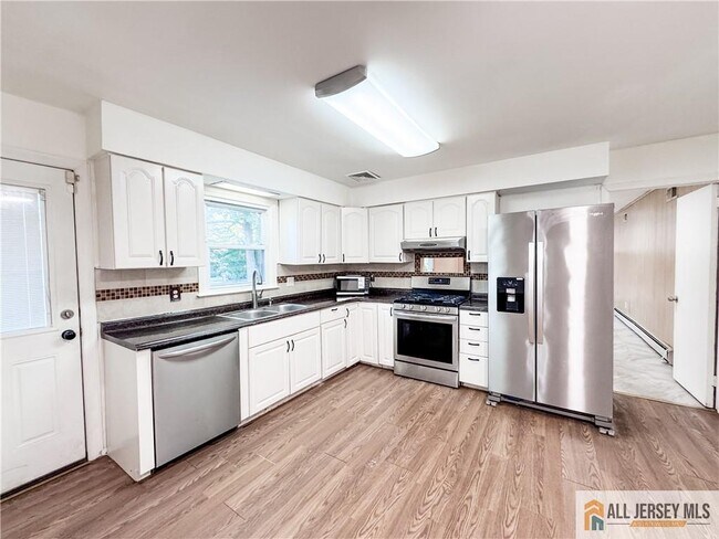 Foto del edificio - 742 Grove Ave