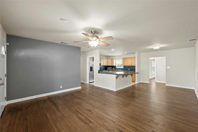 Building Photo - 2631 W 45th St