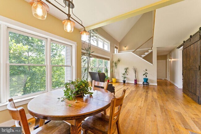 Building Photo - 40989 Redwing Song Ln