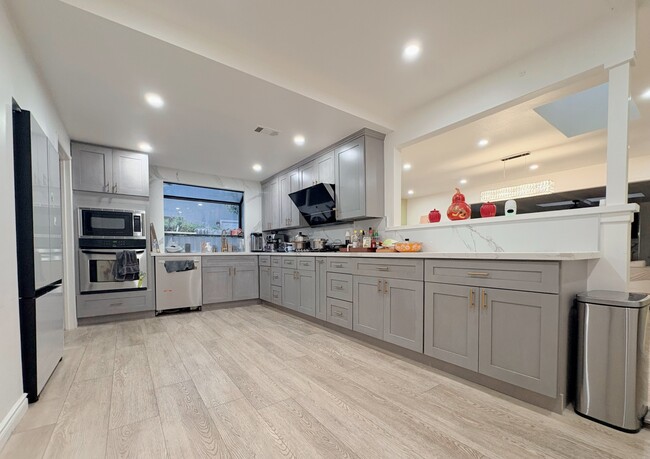 Foto del edificio - 10322 Barbara Anne St