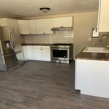 Building Photo - 911 7th St SW