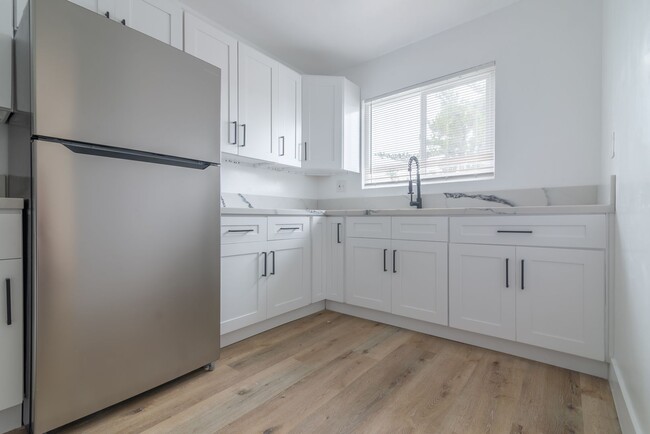 Foto del edificio - 4060 Stevely Ave