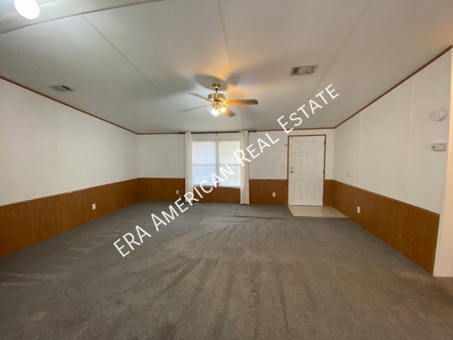 Foto del edificio - 8204 Verano St