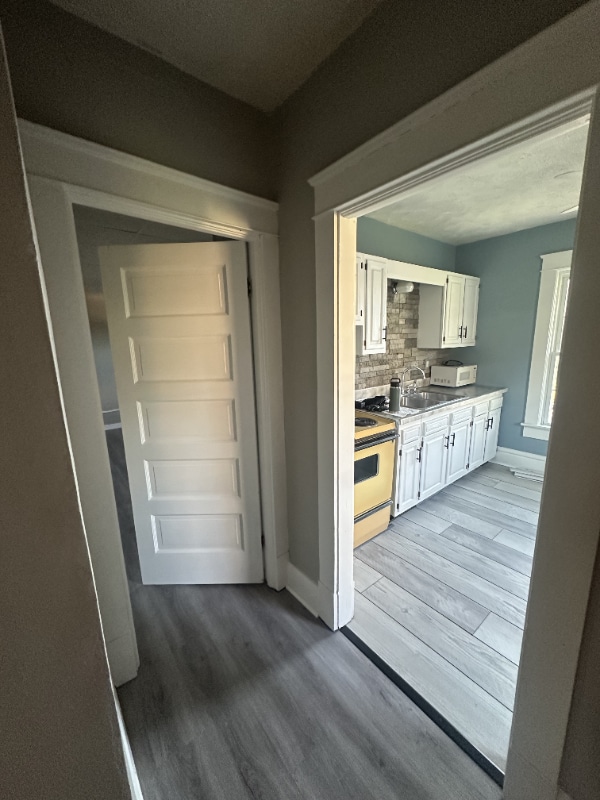 Building Photo - 102 W Chartes St