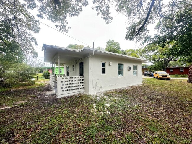Building Photo - 1449 NW 3rd Ct