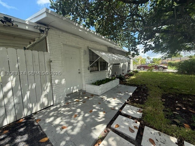 Building Photo - 1050 NW 23rd Terrace