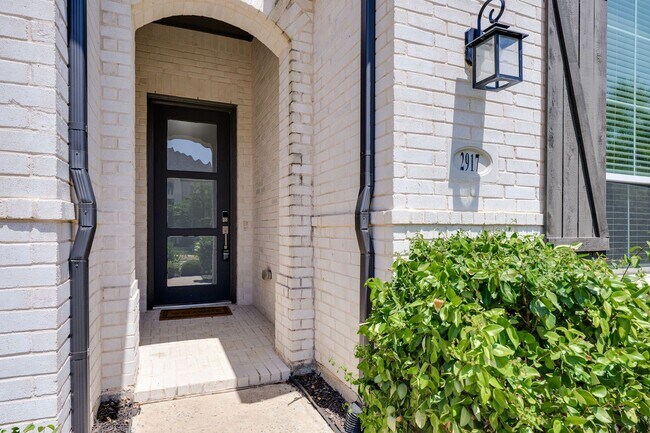 Building Photo - 2917 Saltwood Ct