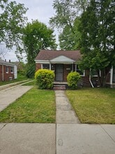Building Photo - 15143-15145 Evergreen Rd
