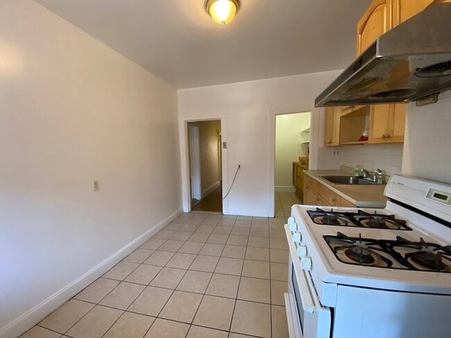 Foto del edificio - 884 Huntington Ave