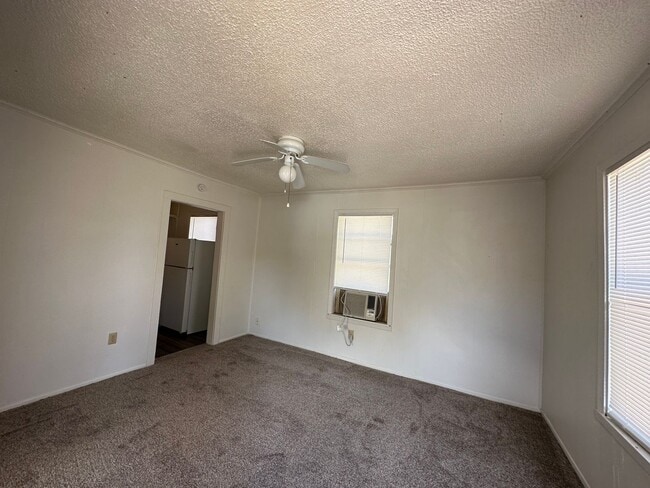 Building Photo - 1 bedroom