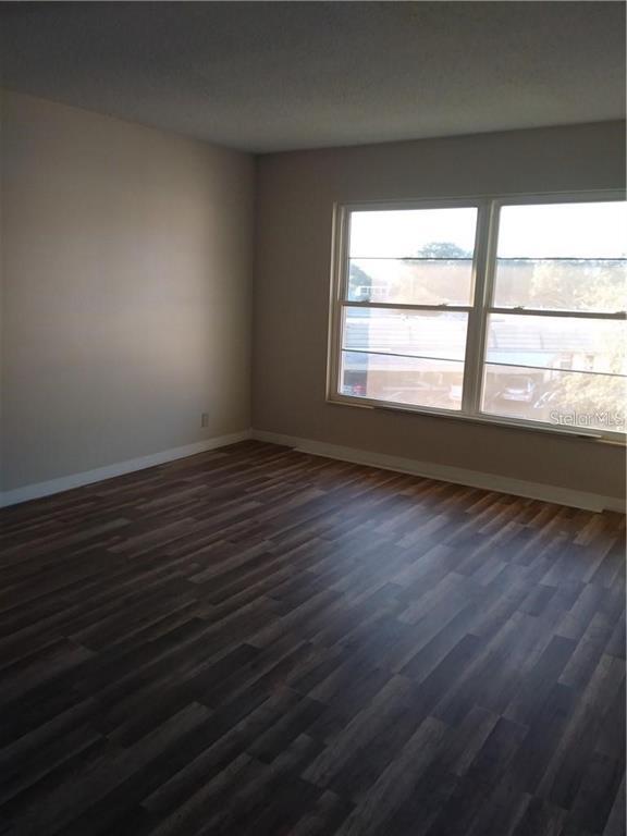 Foto del edificio - 333 N Lake Howard Dr