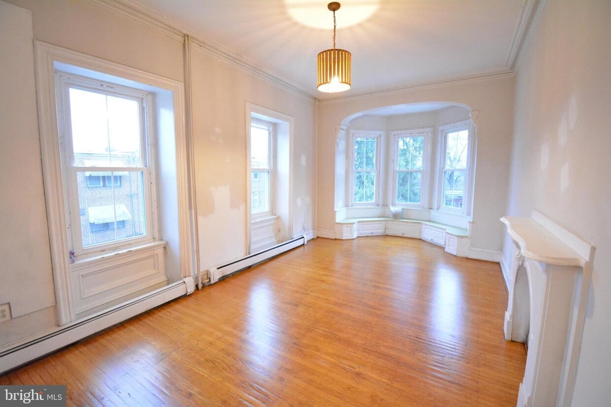 Primary Photo - 312 W Seymour St