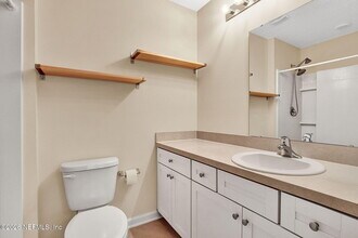 Building Photo - 156 Whispering Brk Dr