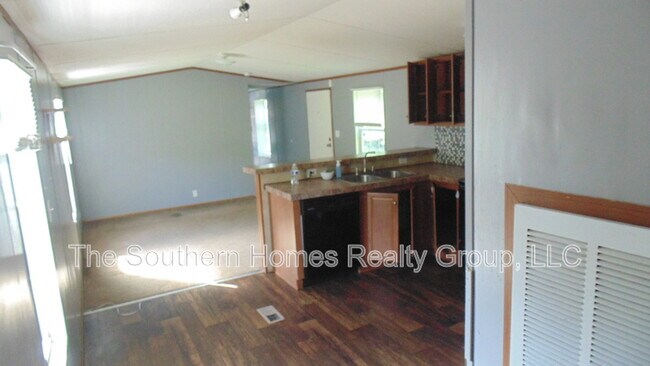 Building Photo - 121 Co Rd 177