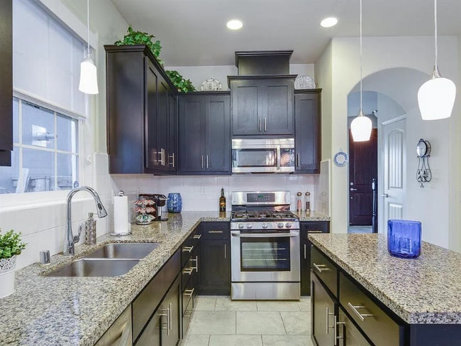 Building Photo - 1024 Provence Village Dr