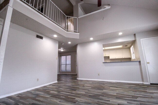 Photo - 3811 Bremen Ave Townhome