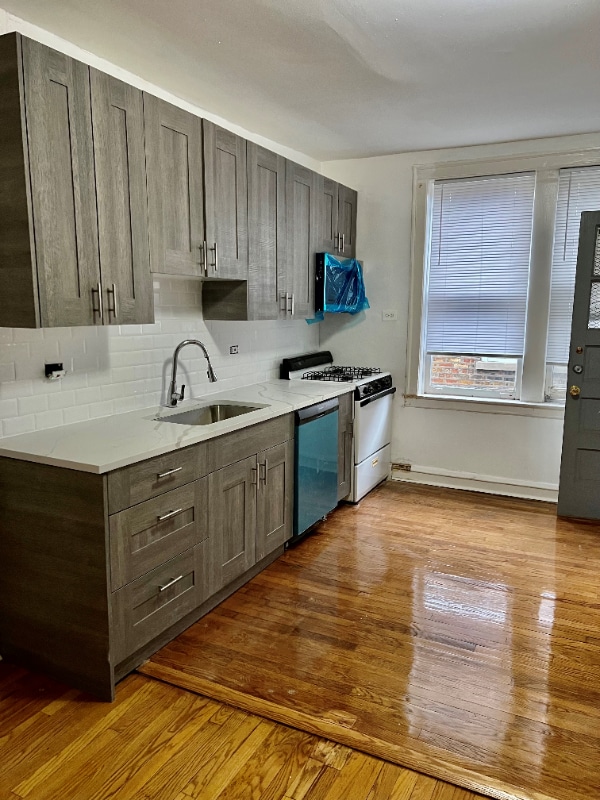 Photo - 5031 N Harding Ave Apartment