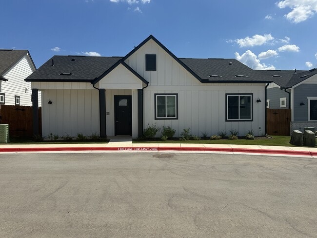 Building Photo - Avilla Vista Ranch