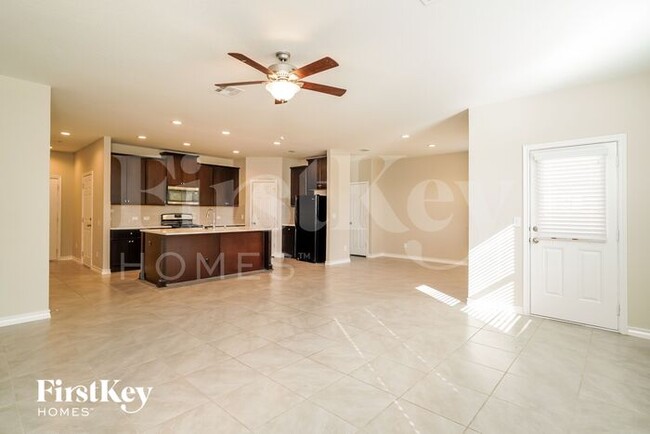 Foto del edificio - 5602 Burr Bluff