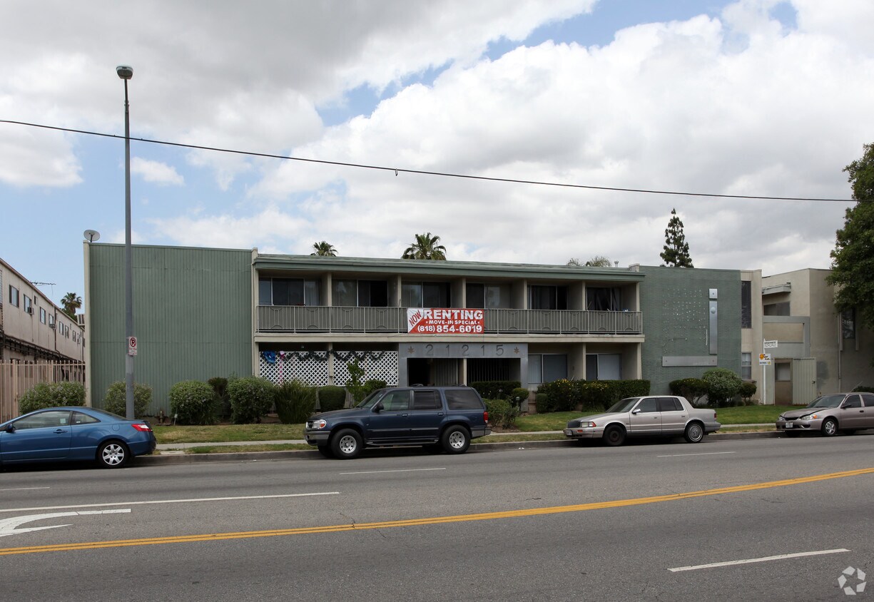 Homestead at Saticoy Apartments in Canoga Park, CA Westside Rentals