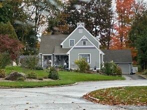 Building Photo - 20 Magnolia Hl