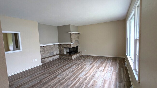 Foto del edificio - 1635 Roberts. 3 bedroom, 2 bath house with...