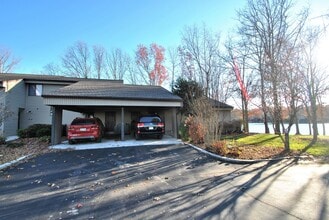 Building Photo - 74 Lakeshore Ct