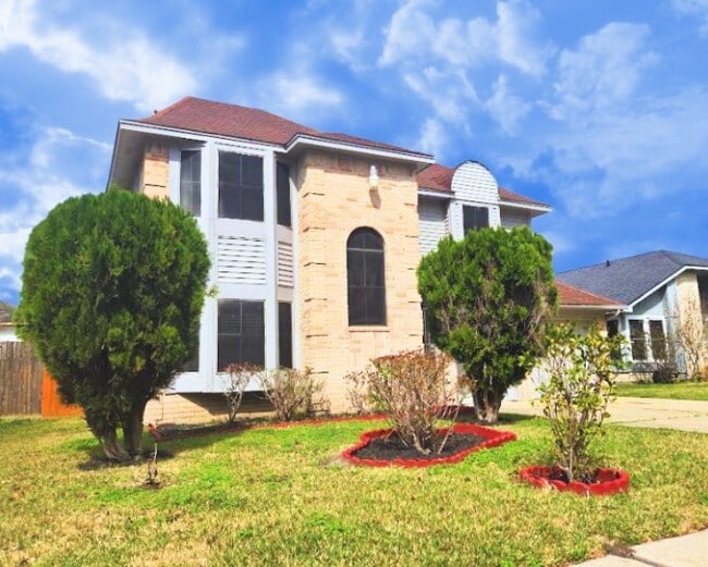 Building Photo - 10919 Pigeonwood Dr