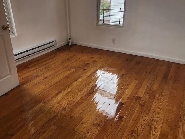 Building Photo - 3663 Bronxwood Ave