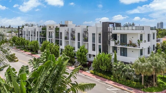 Building Photo - 1030 15th St