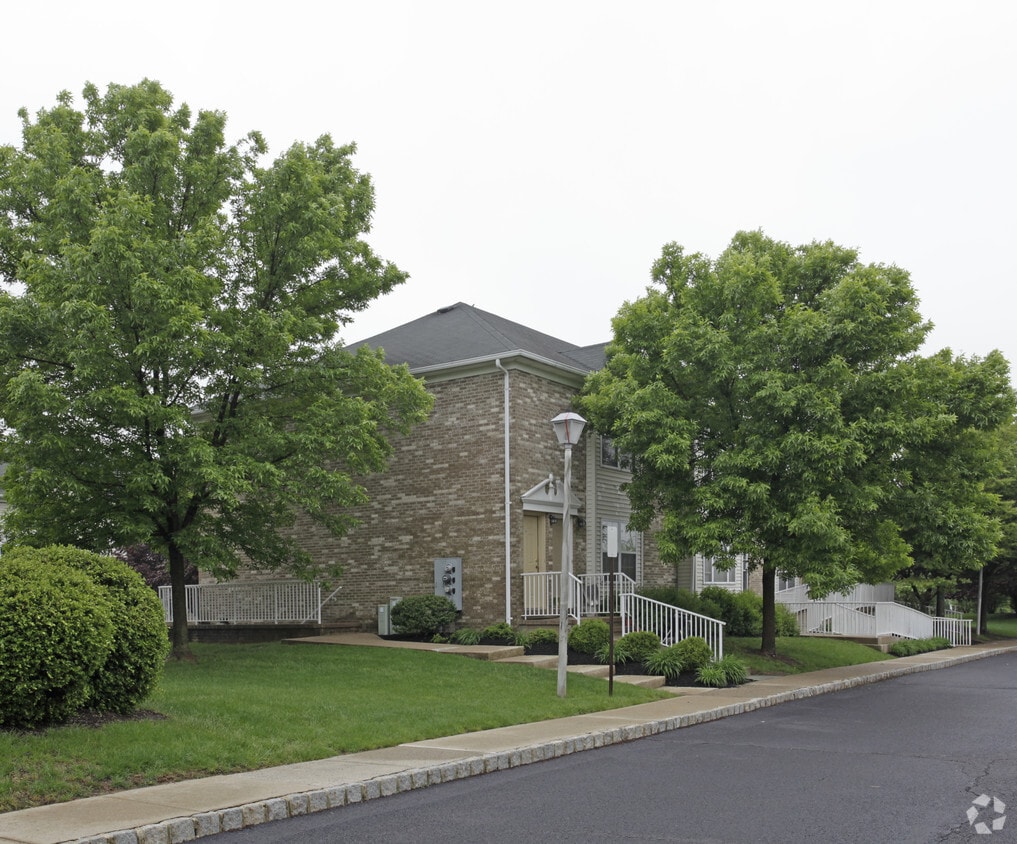 The Villages Apartments in New Providence, NJ