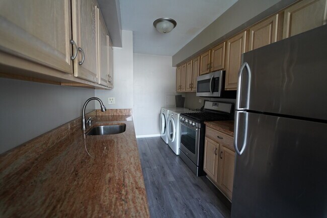 Foto del edificio - 1543 Cornell Pl