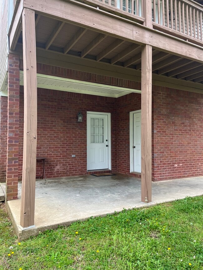 Building Photo - 1315 Saint Andrews Ln