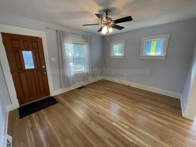 Foto del edificio - 4909 Beach Ct